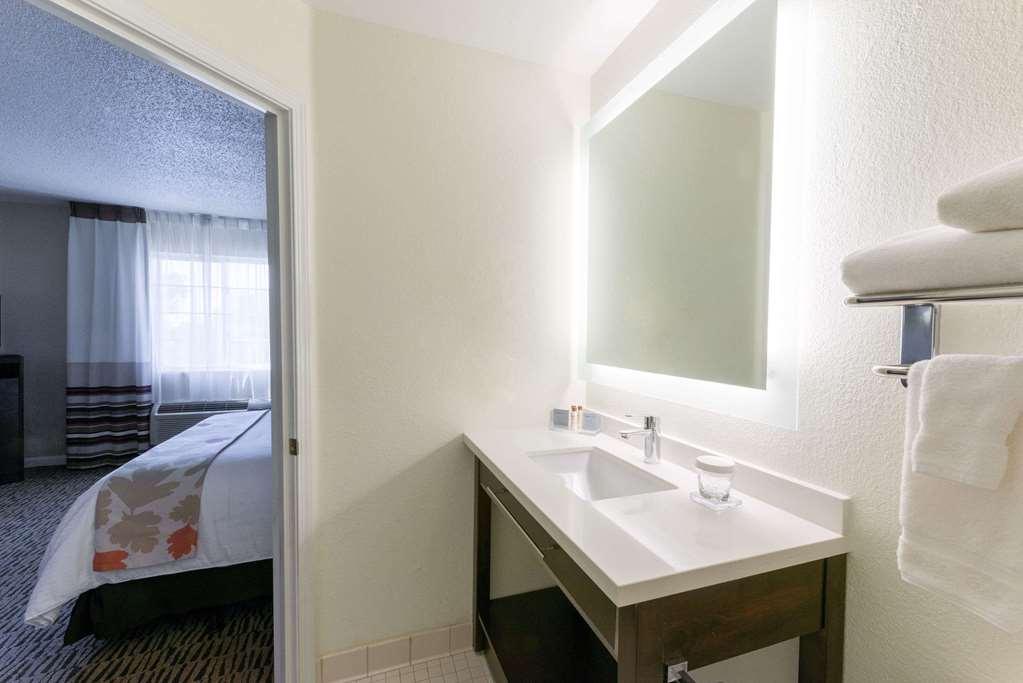 Mainstay Suites Louisville Jeffersontown Room photo