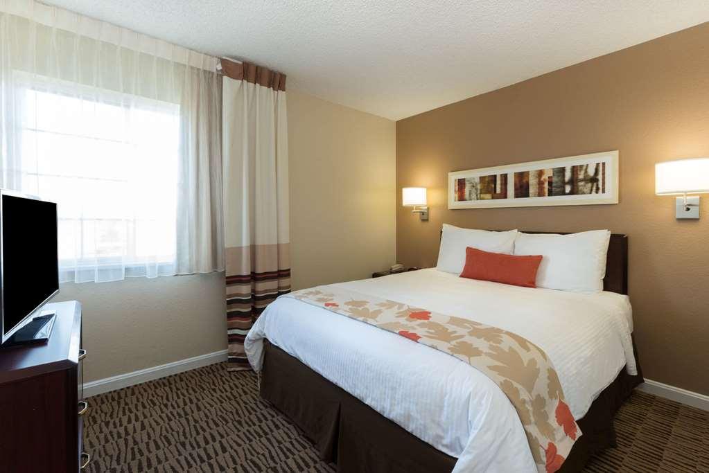 Mainstay Suites Louisville Jeffersontown Room photo